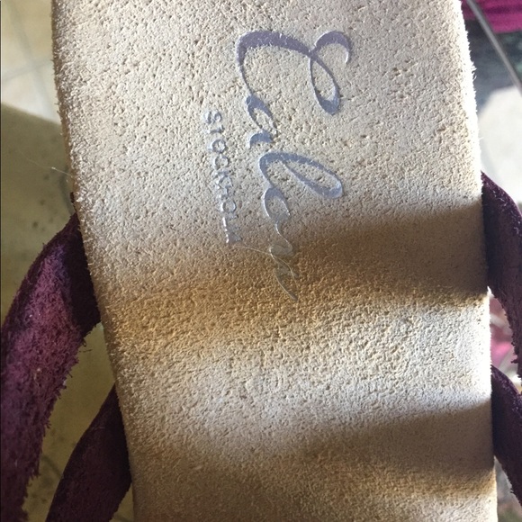 Shoes - Picture 2 of 4